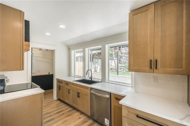 Foto del edificio - 4635 Genessee St