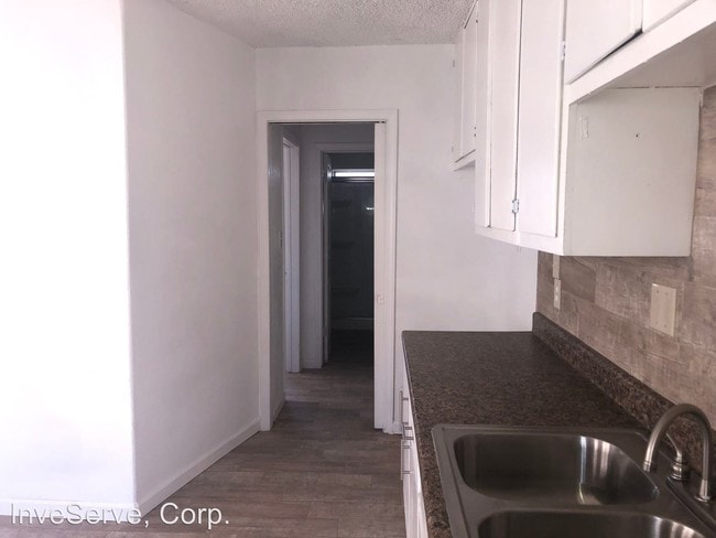 Foto del edificio - 1 br, 1 bath Apartment - 1189 VERNON AVE.
