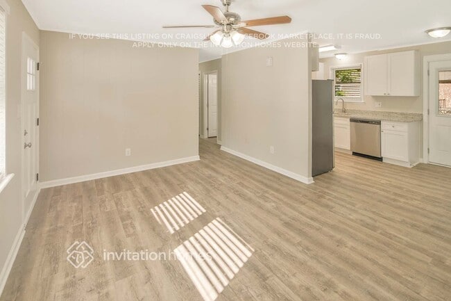 Building Photo - 1424 Sherwood Dr