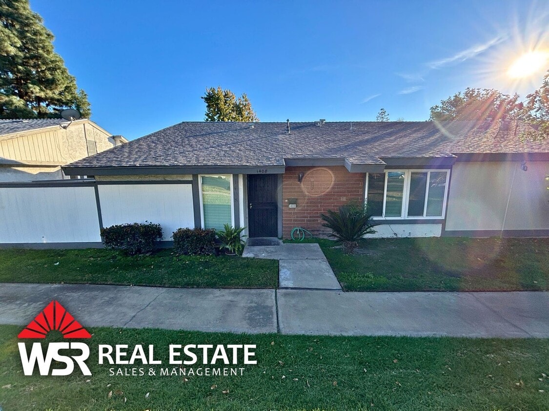 Foto principal - Charming upgraded condo in Upland!