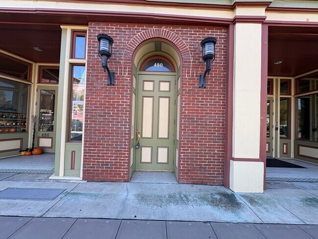 Interior Photo - Lofts at Poplar Pointe