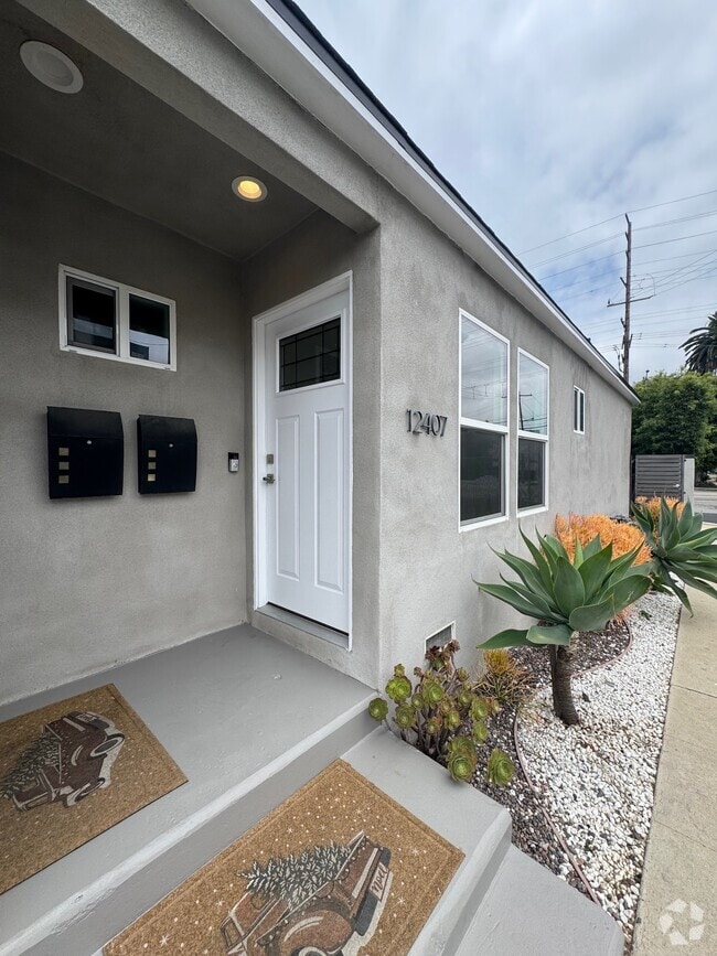 Building Photo - 12407 Havelock Ave