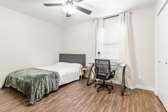 Foto del edificio - 1421 S 12th St