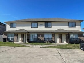 Building Photo - 4000 Gus Dr