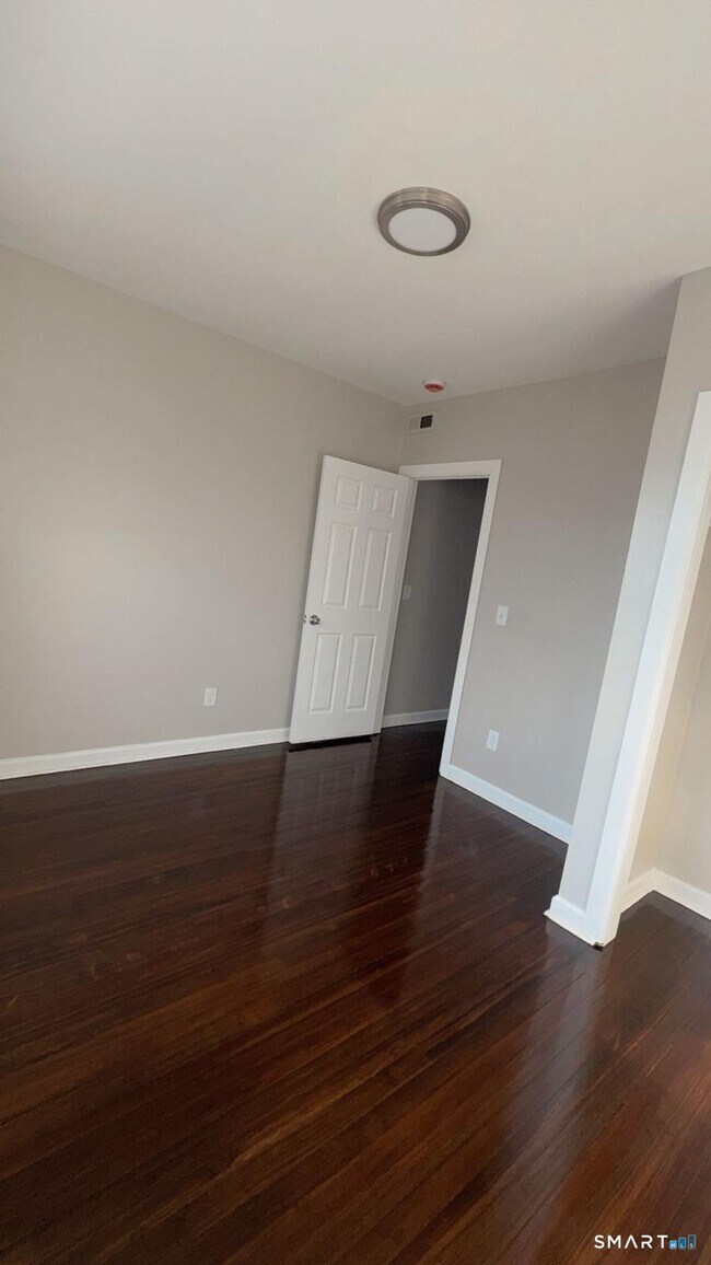 Foto del edificio - 1071 Pembroke St