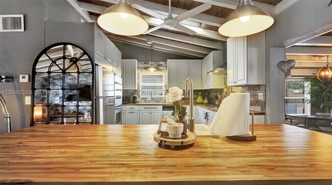 Foto del edificio - 1521 SW 5th St