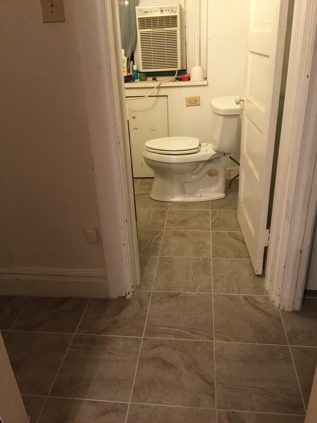 Bathroom - 1036 Beechwood Blvd