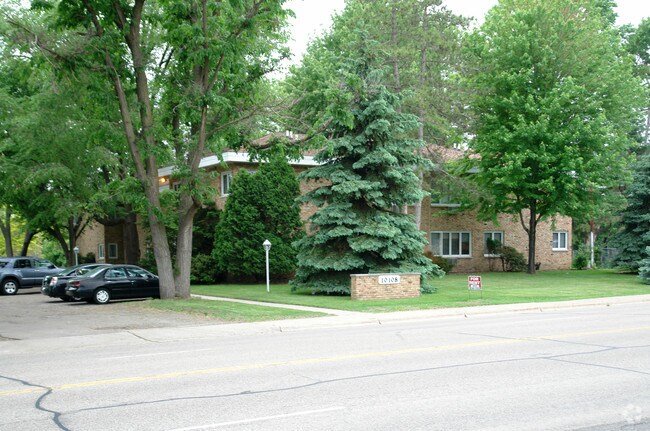 Building Photo - 10108 Penn Ave S