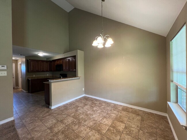 Foto del edificio - 1470 N Belknap St