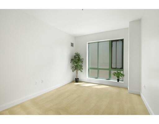 Building Photo - 20 2nd St