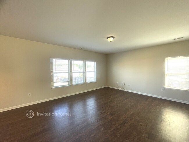 Foto del edificio - 138 Forrest Hills Dr