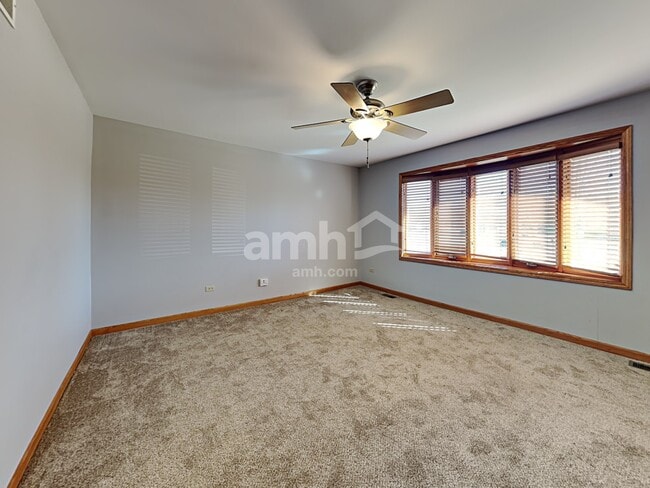 Building Photo - 1509 Bassett Dr