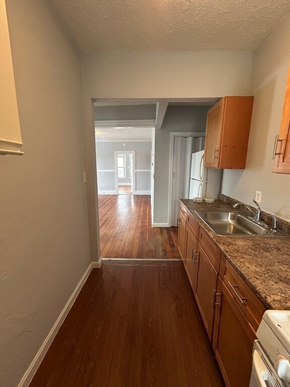 Foto del edificio - 588 Brock Ave