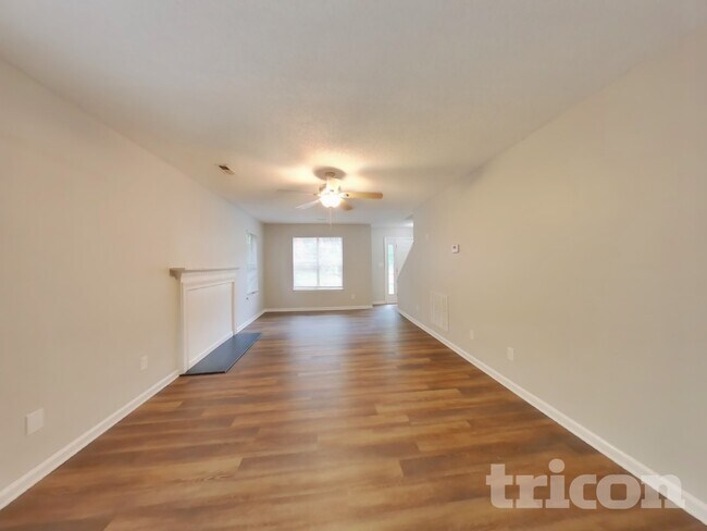 Foto del edificio - 7019 Hunter Gln Dr