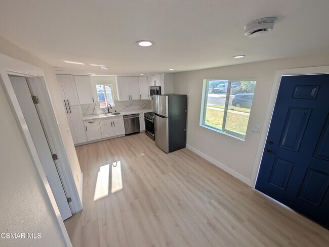 Building Photo - 16430 Clymer St