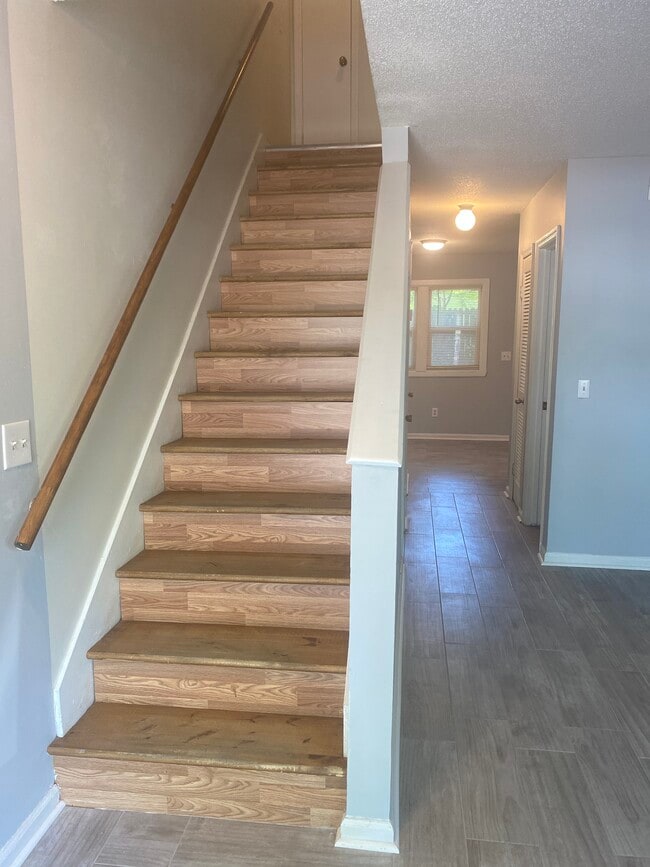 Building Photo - 286 Fleming Rd