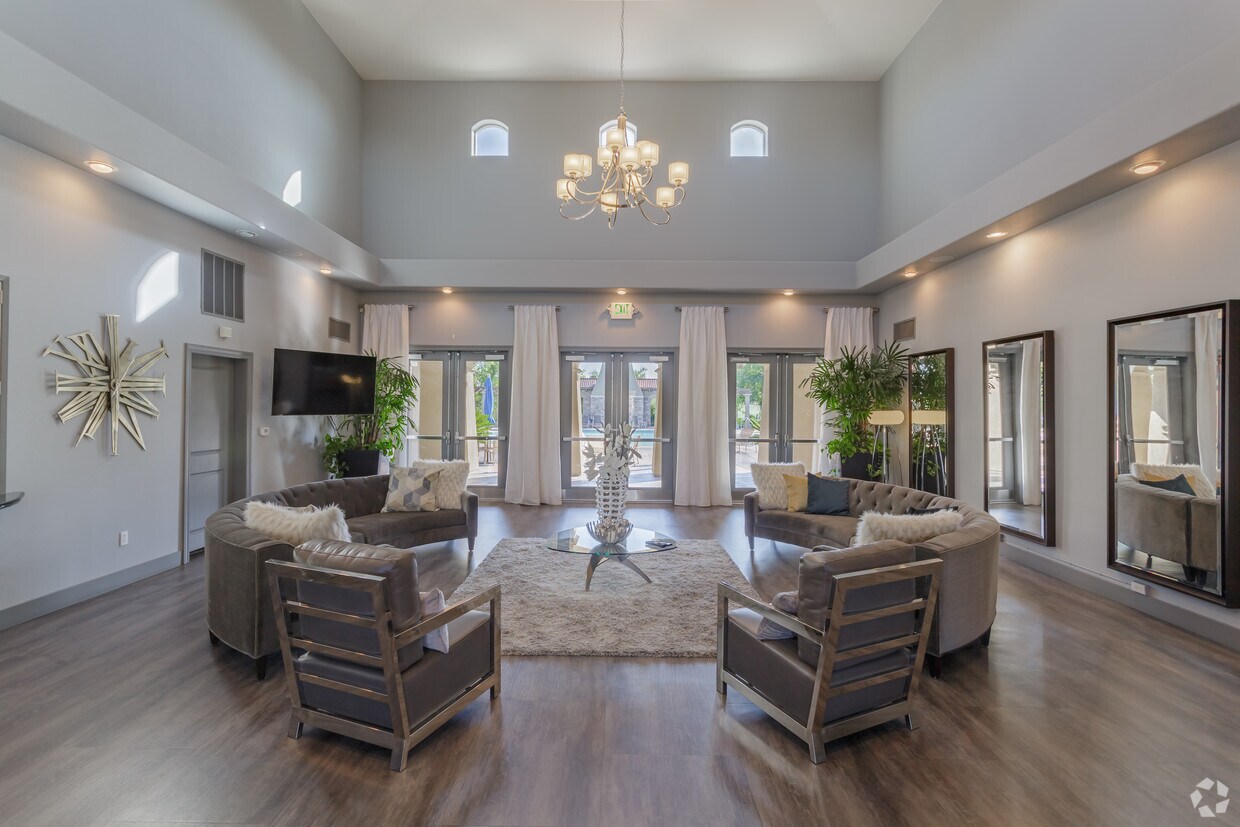 THE PHOENICIAN Apartments Roseville, CA