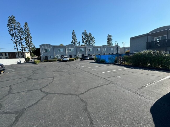 Foto del edificio - Galleria  Town Homes 2 Bedroom 1.5 Bath in...