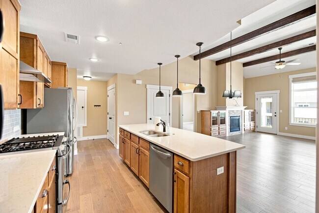 Building Photo - 4622 Hahns Peak Dr