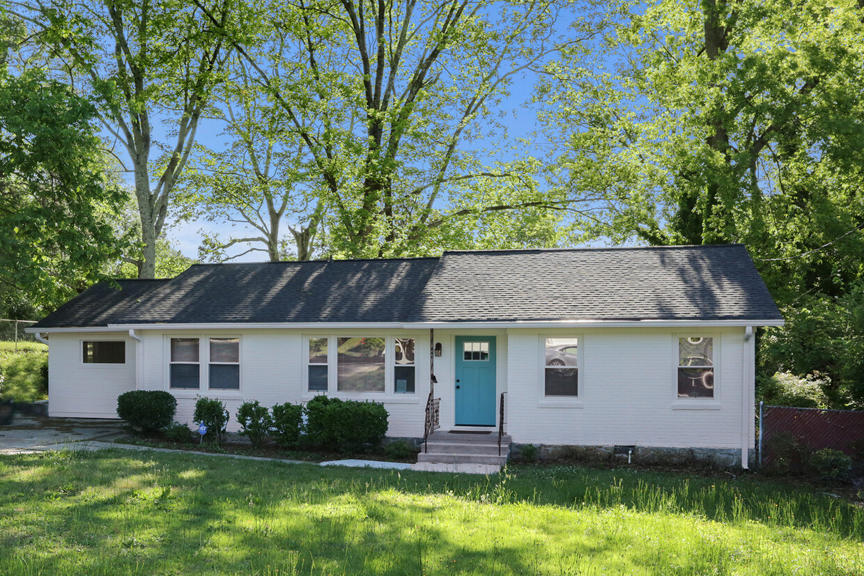 Foto principal - 2020 Rebecca Ln