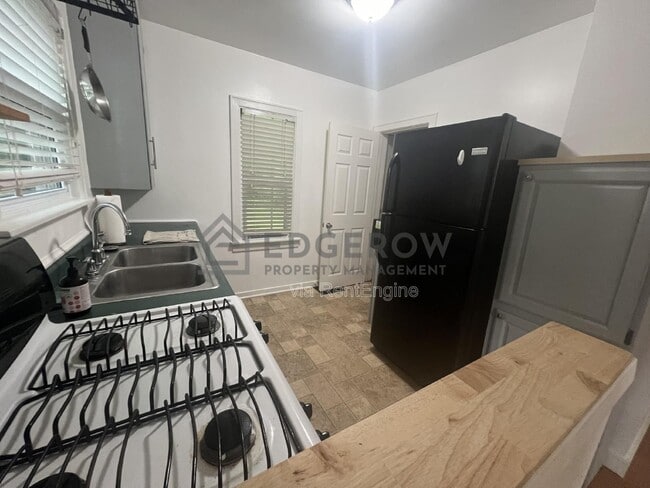 Foto del edificio - 2649 McKee Ave SW