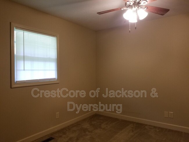 Building Photo - 948 Bear Creek Rd