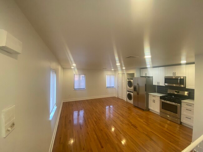 Building Photo - 1146 S 10th St