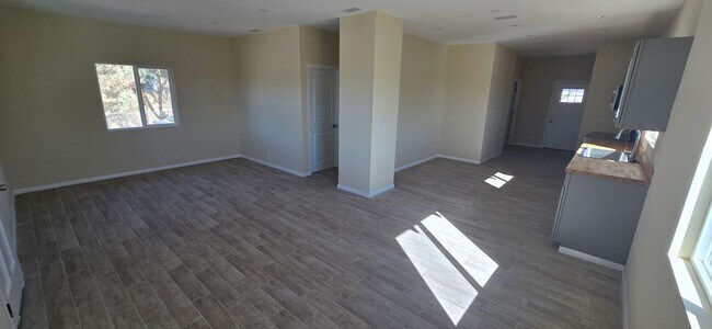 Building Photo - Cozy 2 bed 1 bath in Trona - Housing Choice Voucher Welcome