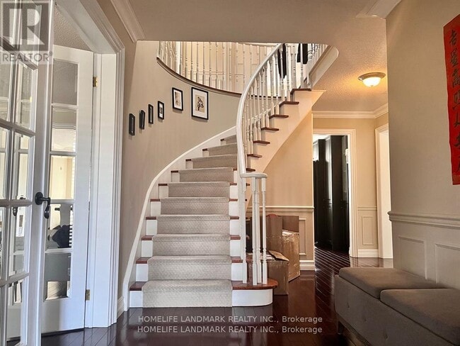Building Photo - 2644 Fonthill Dr