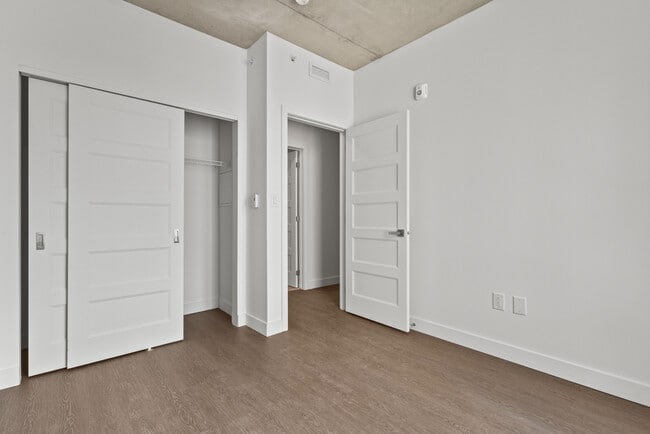 Building Photo - Verdora Vaudreuil