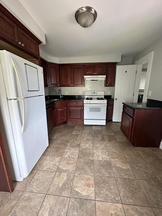 Building Photo - 27 McKenn St