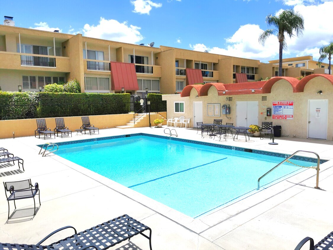 5441 Yarmouth Ave, Encino, CA 91316 Townhome Rentals in Encino CA