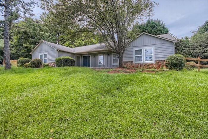 Primary Photo - 9415 Blair Rd, Charlotte, NC, 28227