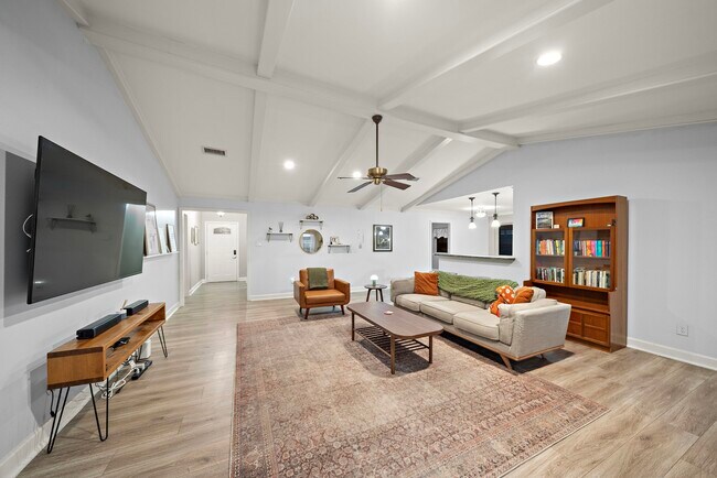 Foto del edificio - 10211 Cantertrot Dr