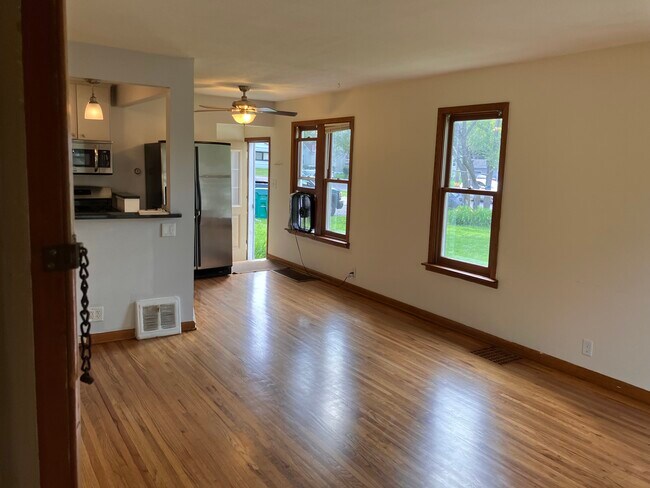 Fotografía del edificio - 2824 Texas Ave S