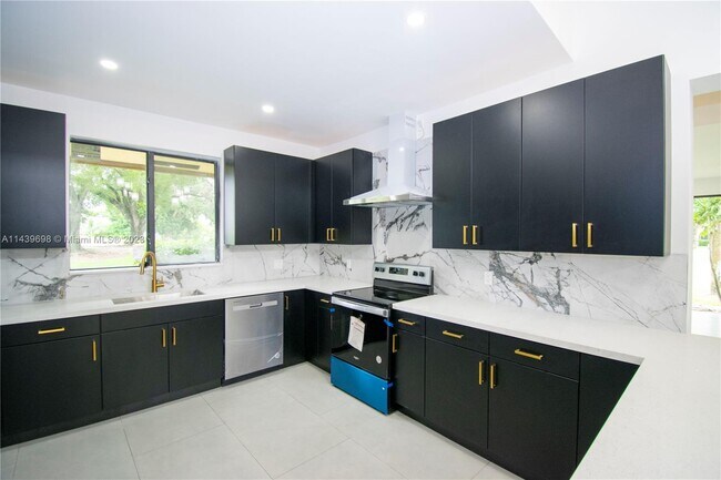 Foto del edificio - 8173 Silver Palm Ct