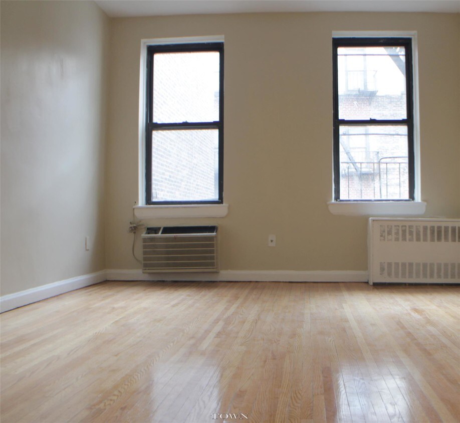 Primary Photo - 518 E 6th St