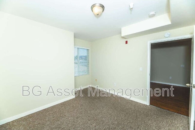 Building Photo - 1459 MacArthur Blvd