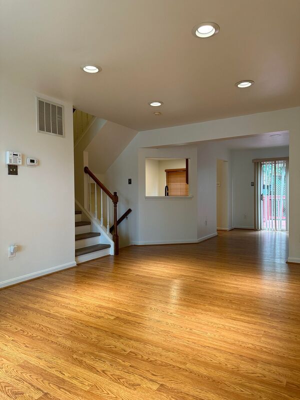 Foto del edificio - 55 Silentwood Ct