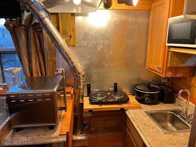 Foto del edificio - 142 Webster St NE