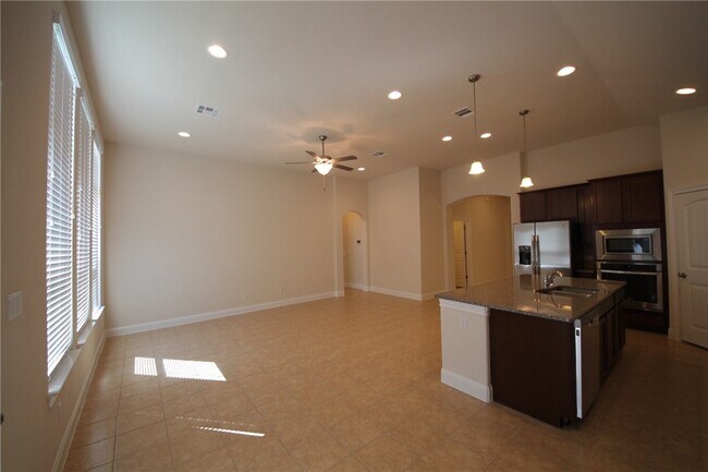 Foto del edificio - 4504 Big Tree Trail