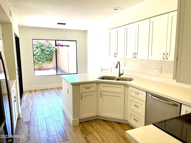 Foto del edificio - 9135 N 101st Way