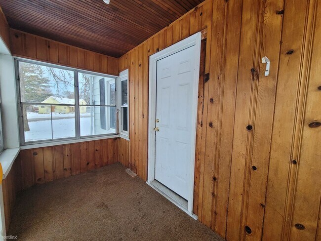 Building Photo - 2 br, 1 bath House - 1401 Vermont St