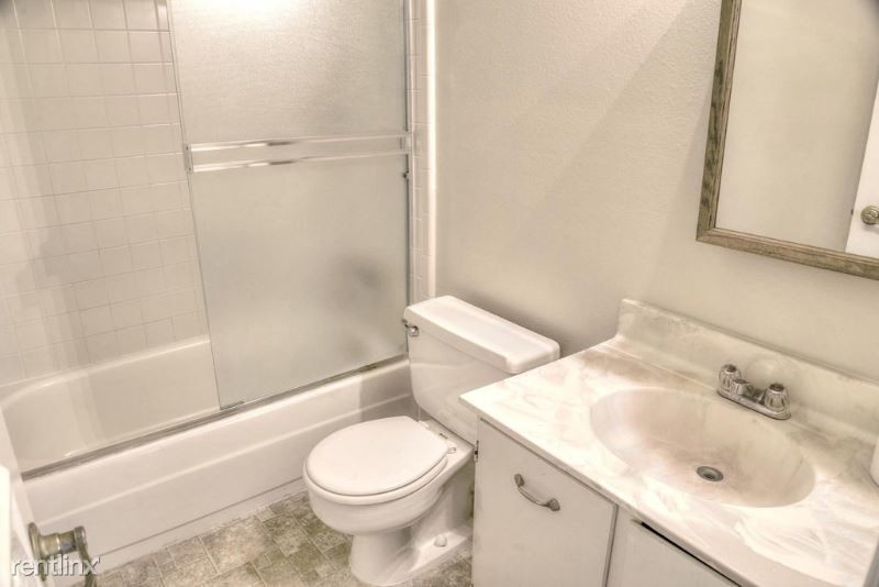 Foto del edificio - 3 br, 2 bath House - 5989 Blossom Ave