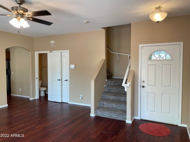 Foto del edificio - 6631 W Desert Hills Dr
