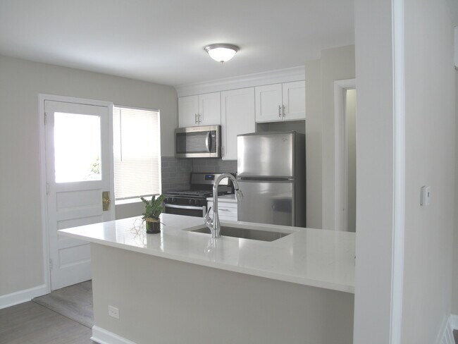 Foto del edificio - 221 S Stewart Ave