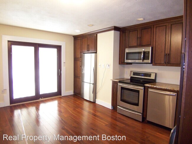 Building Photo - 2 br, 1 bath House - 213 Chelsea St - Unit 3