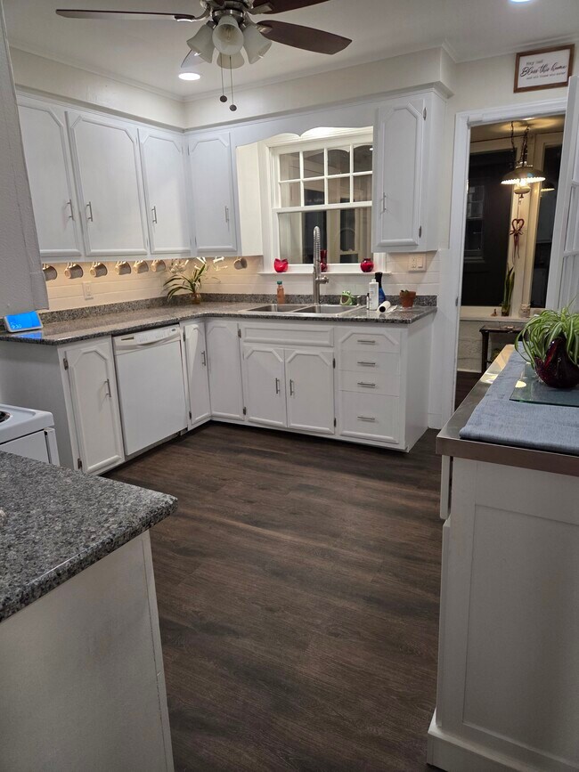 Foto del edificio - 240 7th Ave