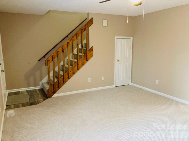 Building Photo - 6383 Kidville Rd