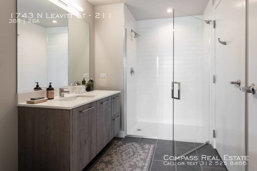 Foto principal - 1743 N Leavitt St, Chicago, IL, 60647 #211